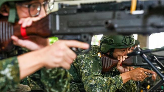 《日报》:单凭提升军力 台湾还不足以自保 《日报》:单凭提升军力 台湾还不足以自保