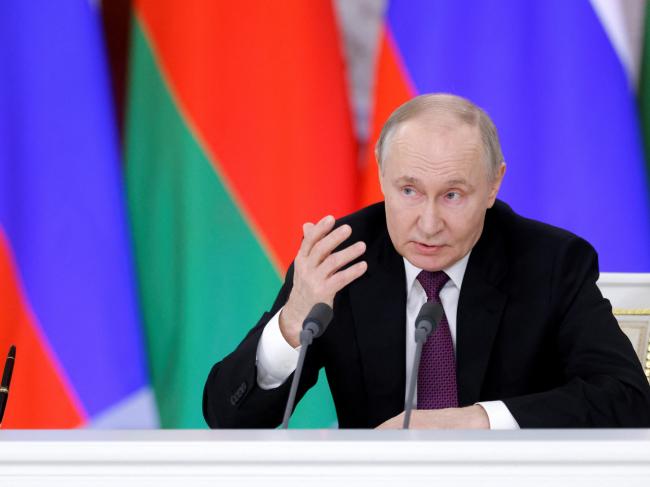 普京回应马克龙:视法国为优先打击目标 普京回应马克龙:视法国为优先打击目标