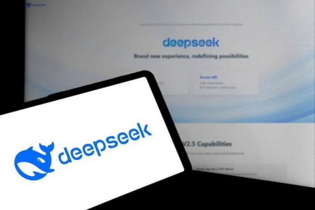 从“奇迹”到“失语”:DeepSeek的崩塌叙事 从“奇迹”到“失语”:DeepSeek的崩塌叙事