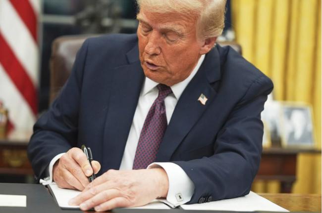 川普关税阴影下,华尔街股市为何越走越高? 川普关税阴影下,华尔街股市为何越走越高?