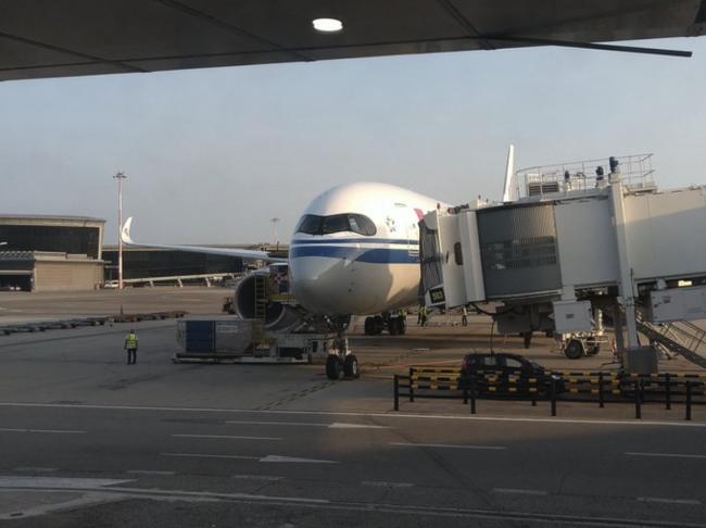 中国飞机险些相撞 录音曝离谱操作 机长在闲聊 中国飞机险些相撞 录音曝离谱操作 机长在闲聊