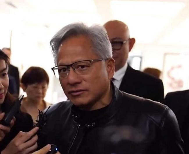 黄仁勋嫉妒年轻一代 黄仁勋嫉妒年轻一代