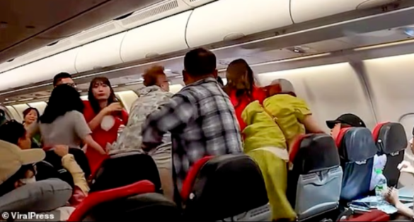 空中惊魂  中国旅客机舱互殴原因竟是… 空中惊魂  中国旅客机舱互殴原因竟是…