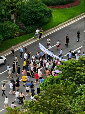 讨薪怒火中国多地引爆 讨薪怒火中国多地引爆