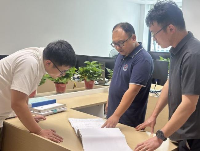 俄官媒寻人 找到25年前与普京合影的中国男孩 俄官媒寻人 找到25年前与普京合影的中国男孩