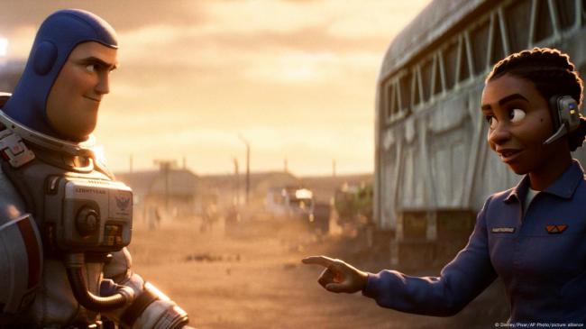 难舍中国市场 好莱坞不惜“改头换面” 难舍中国市场 好莱坞不惜“改头换面”