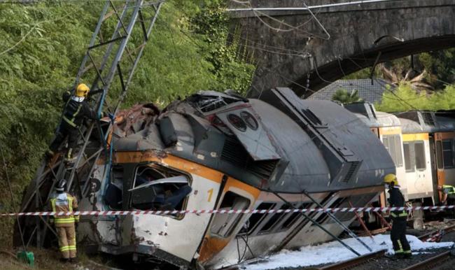 突发:火车脱轨 多人伤亡 惊悚现场曝光 突发:火车脱轨 多人伤亡 惊悚现场曝光