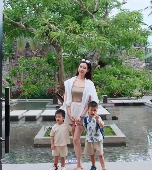 疑似释永信老婆孩子曝光:肤白貌美,身材火爆… 疑似释永信老婆孩子曝光:肤白貌美,身材火爆…