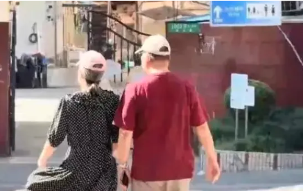 偷卖父母千万养老房 上海独生女花700万买枫叶卡 偷卖父母千万养老房 上海独生女花700万买枫叶卡