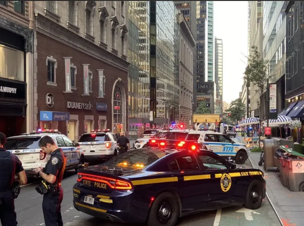 曼哈顿中城大楼枪案 含枪手5人亡1警殉职 曼哈顿中城大楼枪案 含枪手5人亡1警殉职