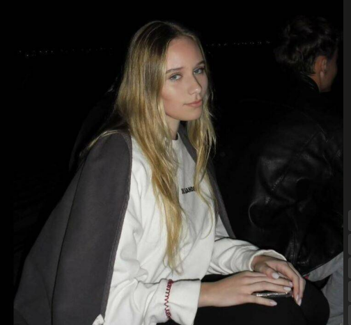 消失近2年 普京22岁私生女首曝自拍照 消失近2年 普京22岁私生女首曝自拍照