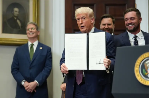 川普又爆狠招 中企这下麻烦大了 川普又爆狠招 中企这下麻烦大了