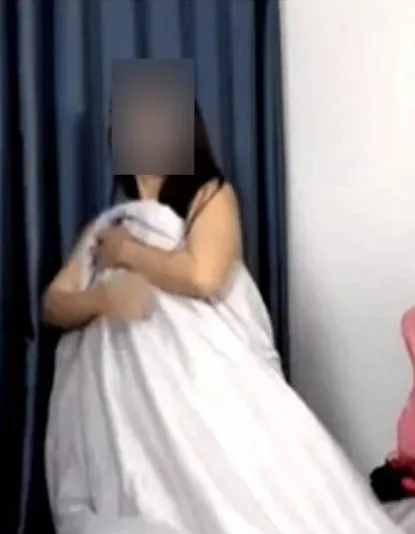 3中国大叔“大战”2老挝女 泰警抓人 3中国大叔“大战”2老挝女 泰警抓人