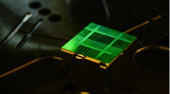 不只辉达 白宫又出招了 不只辉达 白宫又出招了