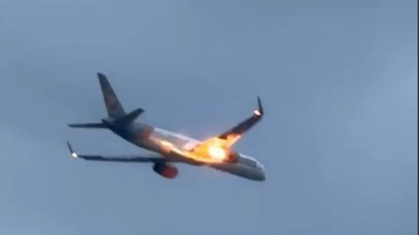 空中惊魂  德神鹰航空半空起火惊险迫降 空中惊魂  德神鹰航空半空起火惊险迫降