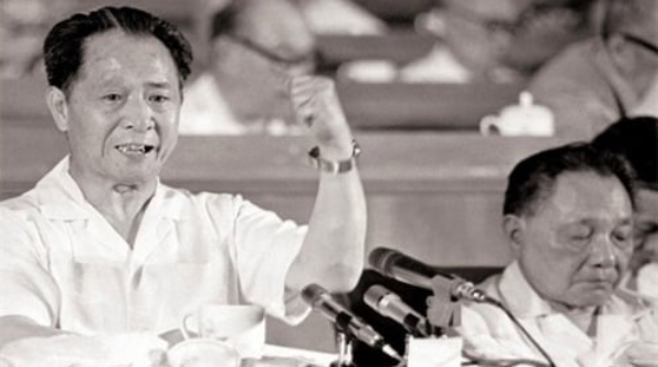 胡耀邦被逼下台时 说出“10个字”后大哭 胡耀邦被逼下台时 说出“10个字”后大哭