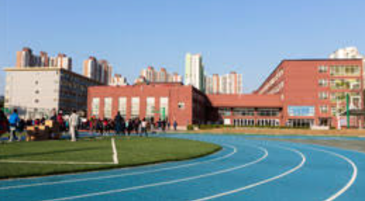 上海一小学仅22名新生分5个班 配了23名教师 上海一小学仅22名新生分5个班 配了23名教师