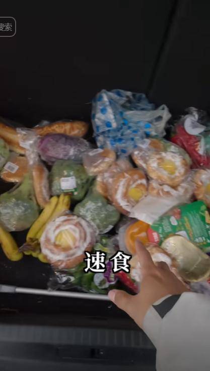 身价140亿中国网红夫妇挪威捡垃圾 叹好东西太多 身价140亿中国网红夫妇挪威捡垃圾 叹好东西太多