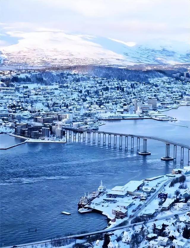 身价140亿中国网红夫妇挪威捡垃圾 叹好东西太多 身价140亿中国网红夫妇挪威捡垃圾 叹好东西太多