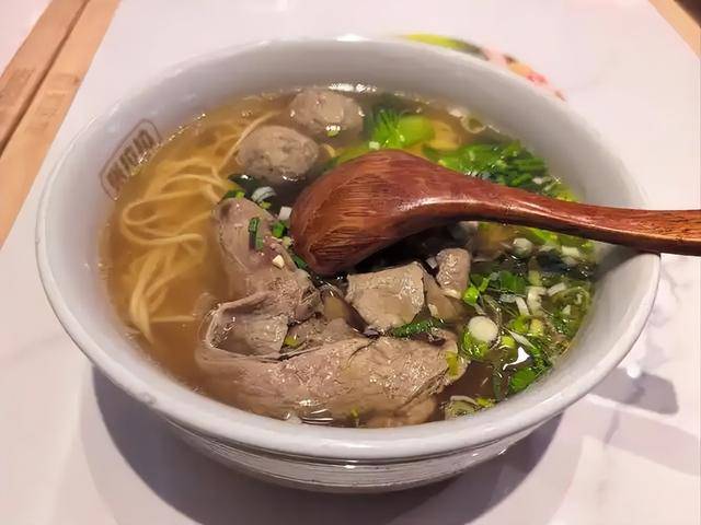 身价140亿中国网红夫妇挪威捡垃圾 叹好东西太多 身价140亿中国网红夫妇挪威捡垃圾 叹好东西太多