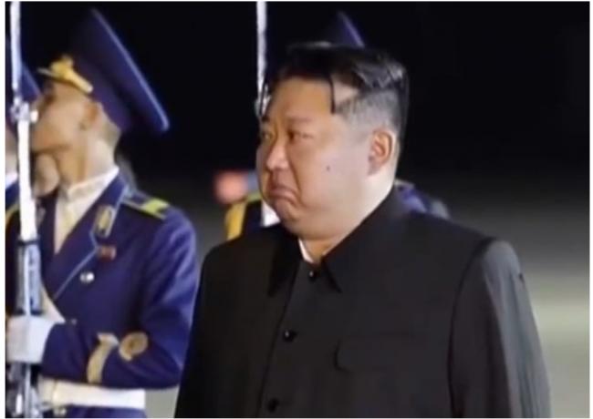 金正恩眼眶含泪 神情哀痛 金正恩眼眶含泪 神情哀痛