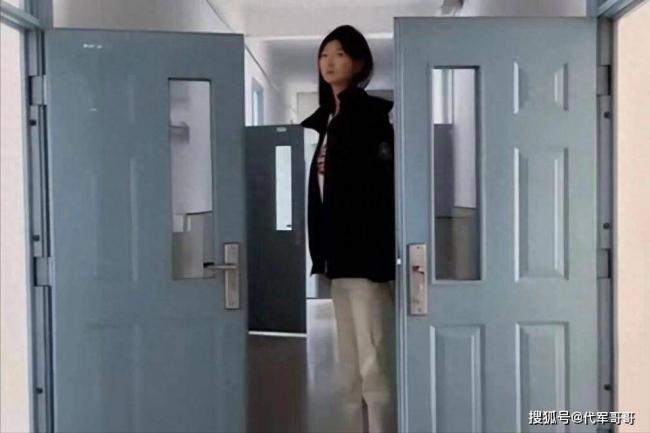 女孩身高2.26米,貌美如花,妈妈却发愁 女孩身高2.26米,貌美如花,妈妈却发愁