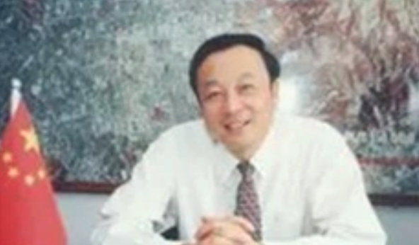 “家风不正” 75岁青岛原副市长被开除党籍 “家风不正” 75岁青岛原副市长被开除党籍