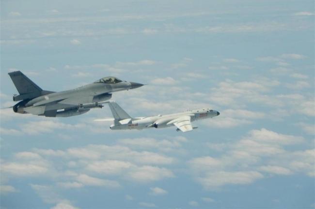 火爆交锋!解放军被回呛:一辈子跪著做奴隶 火爆交锋!解放军被回呛:一辈子跪著做奴隶