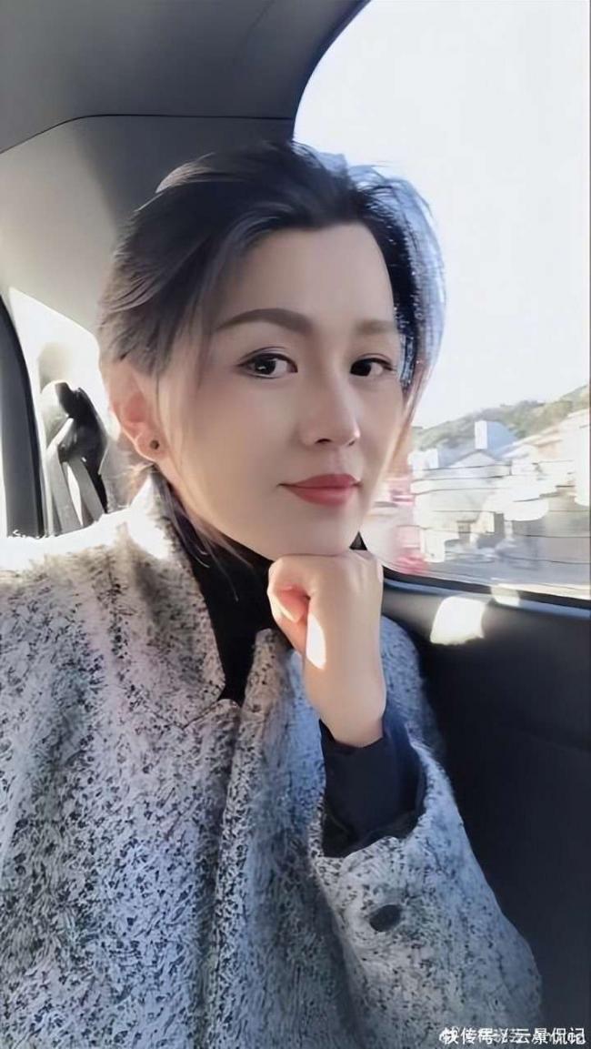 中国85后顶级白富美 掌管8700亿金融帝国 中国85后顶级白富美 掌管8700亿金融帝国