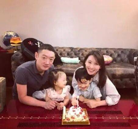 前任是赵薇,50岁豪门公子为何娶了她? 前任是赵薇,50岁豪门公子为何娶了她?