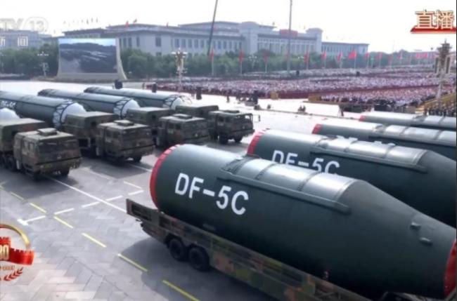 北京阅兵首曝东风-5C 可载10枚核弹头 北京阅兵首曝东风-5C 可载10枚核弹头