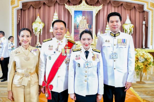 38岁泰国新第一夫人引关注 58岁总理的第三妻 38岁泰国新第一夫人引关注 58岁总理的第三妻