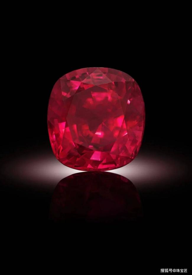 5.1亿粉钻2.5亿珍珠...改变拍卖史的天价珠宝 5.1亿粉钻2.5亿珍珠...改变拍卖史的天价珠宝