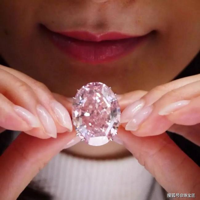 5.1亿粉钻2.5亿珍珠...改变拍卖史的天价珠宝 5.1亿粉钻2.5亿珍珠...改变拍卖史的天价珠宝