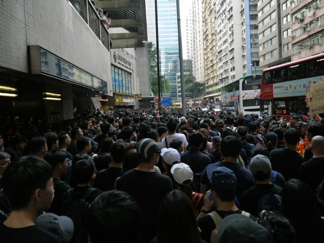 刚刚,学区房的天塌了 刚刚,学区房的天塌了