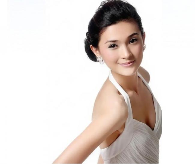 开始重拳抓人!首富女明星内幕交易 女星被抓 开始重拳抓人!首富女明星内幕交易 女星被抓