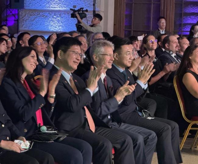 罕见!台湾、中国外长同场打对台 罕见!台湾、中国外长同场打对台