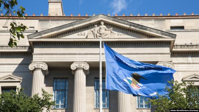 获利超1亿美金 两中国高管在美被起诉 获利超1亿美金 两中国高管在美被起诉