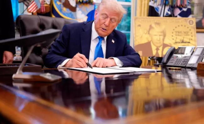 他怒批:“川普正走向独裁之路” 他怒批:“川普正走向独裁之路”