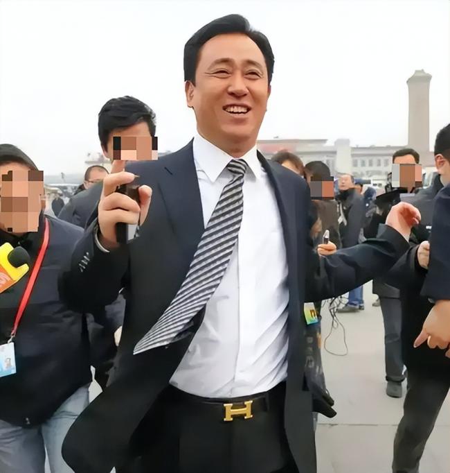 仅3个月 许家印再迎5大噩耗 王健林的话应验了 仅3个月 许家印再迎5大噩耗 王健林的话应验了