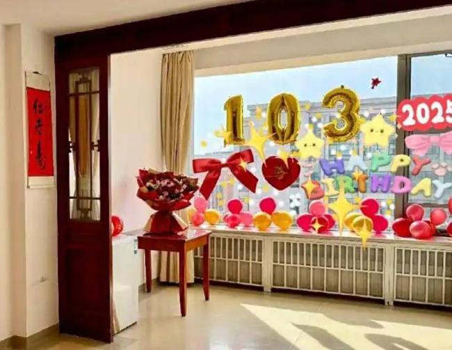 杨振宁八月自曝“脖子供血不足” 最后状态曝光 杨振宁八月自曝“脖子供血不足” 最后状态曝光