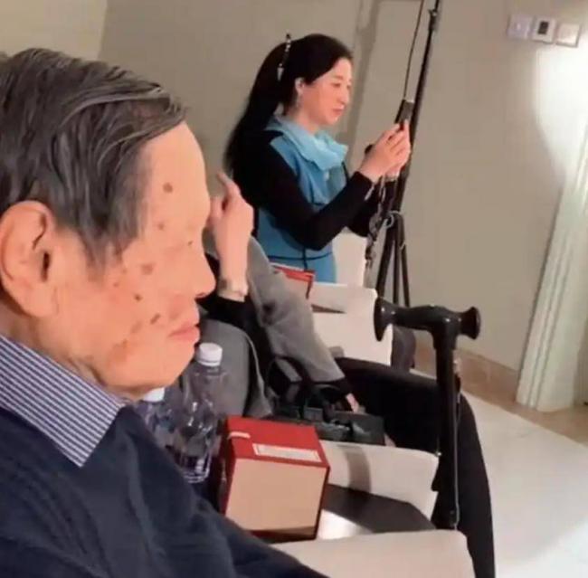 杨振宁八月自曝“脖子供血不足” 最后状态曝光 杨振宁八月自曝“脖子供血不足” 最后状态曝光