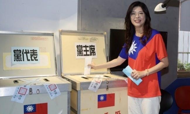 从主张台独到“我是中国人” 她成国民党新主席 从主张台独到“我是中国人” 她成国民党新主席
