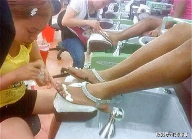 凤姐接受采访,自称病得很重 凤姐接受采访,自称病得很重