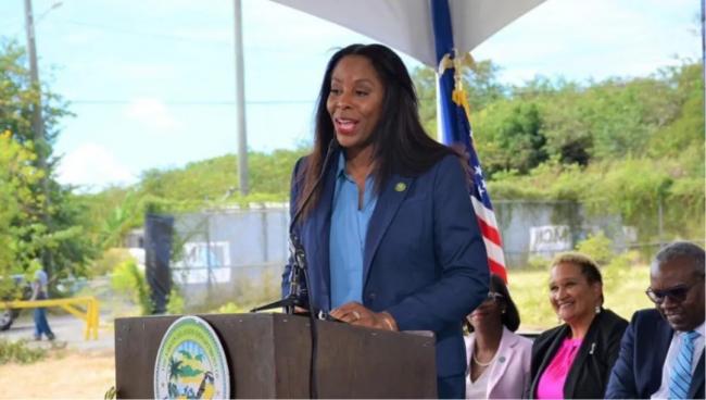 被脱光衣服搜身....华裔首富至暗时刻 被脱光衣服搜身....华裔首富至暗时刻