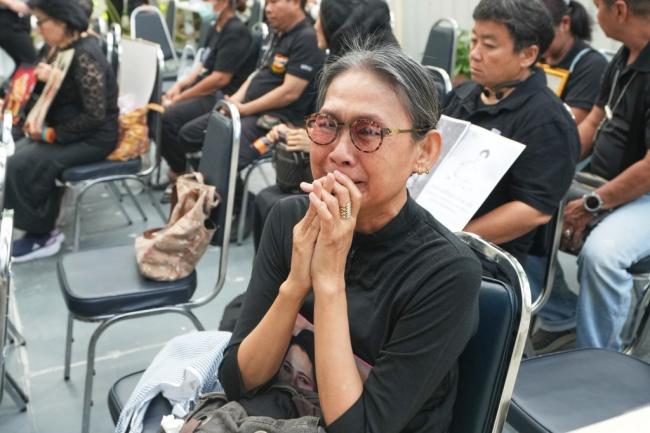 泰王太后逝世 时尚魅力曾风靡全球 总理取消出访 泰王太后逝世 时尚魅力曾风靡全球 总理取消出访