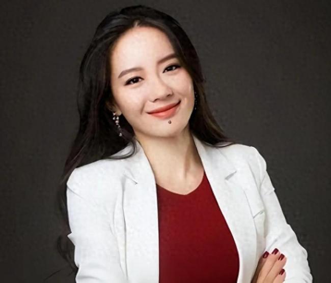 赵长鹏背后的女人力挽狂澜  再也藏不住了 赵长鹏背后的女人力挽狂澜  再也藏不住了