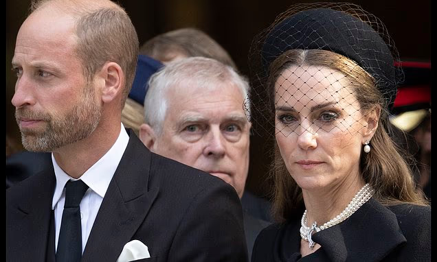 英王剥夺安德鲁皇室头衔 曝威廉凯特是“推手” 英王剥夺安德鲁皇室头衔 曝威廉凯特是“推手”