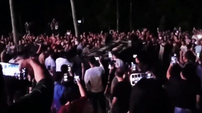 海南农民爆发大规模示威 网传警方一度鸣枪驱散 海南农民爆发大规模示威 网传警方一度鸣枪驱散