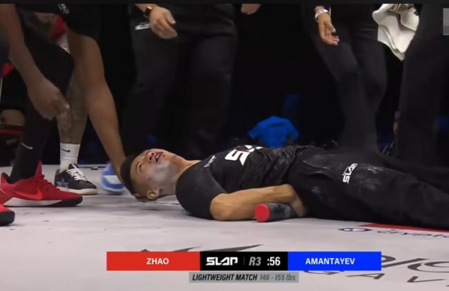 中国功夫大师参加国际“打耳光” 比赛 结果是 中国功夫大师参加国际“打耳光” 比赛 结果是